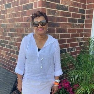 Meet your Posher, Vera